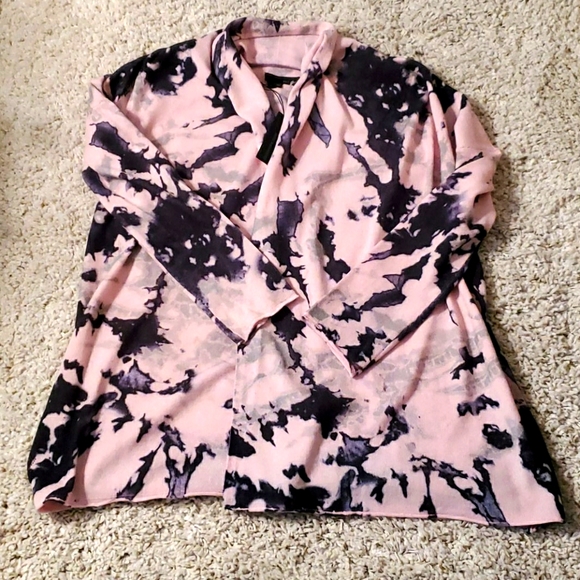 360 Cashmere Sweater - Picture 1 of 7